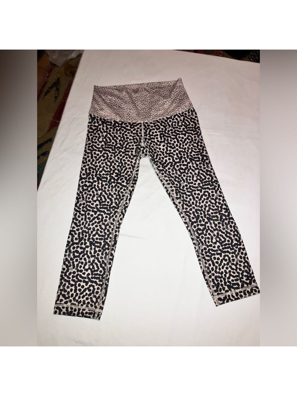 Lululemon Wunder Under Crop II Roll Down Buttery SOFT Leggings size 4 perf cond. - Picture 6 of 11